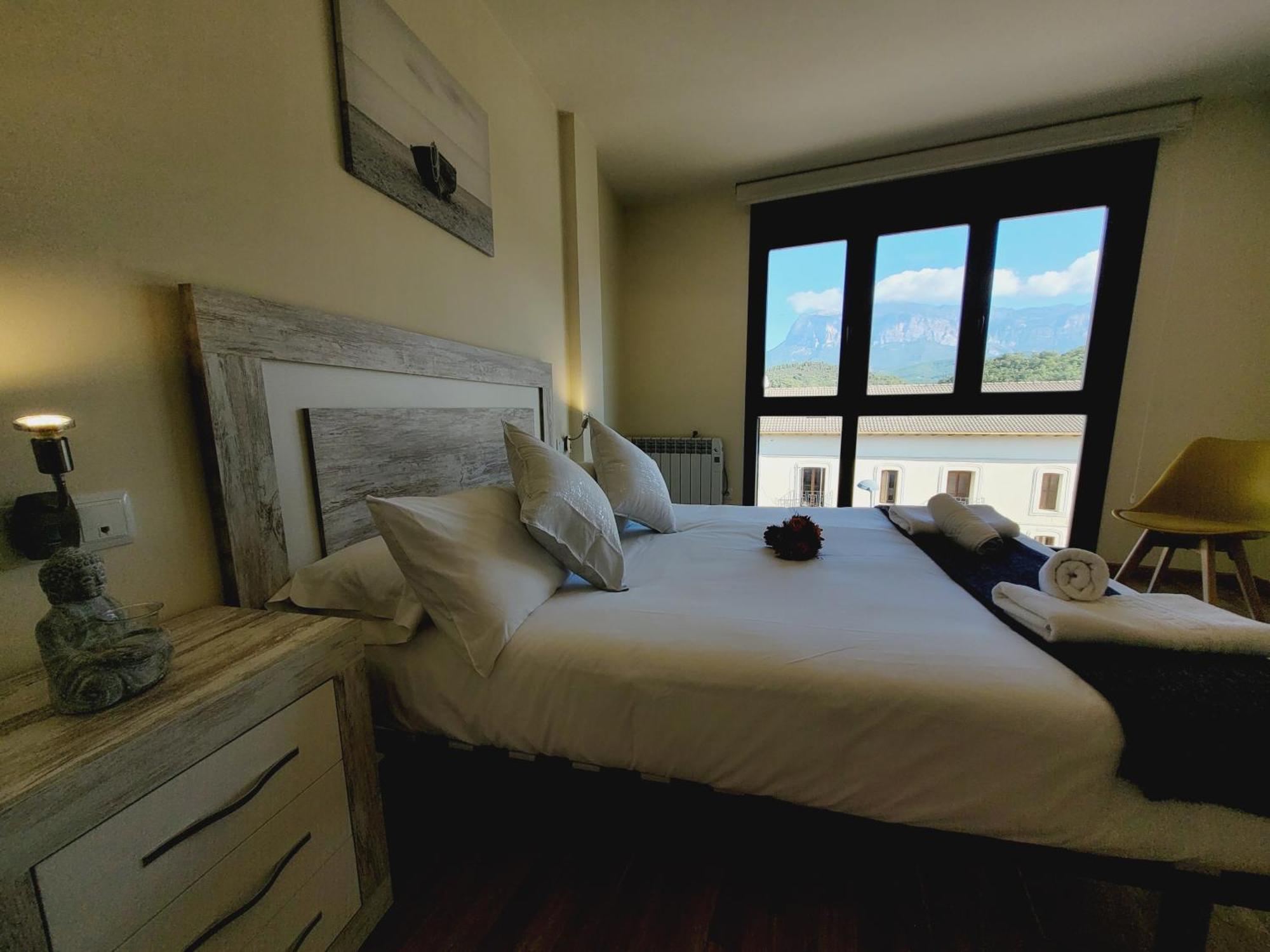 Apartamentos Bella Aínsa Quarto foto